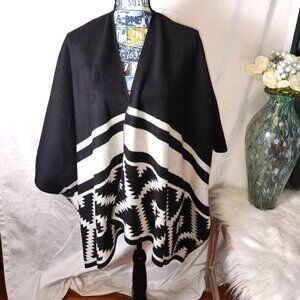 Gap Poncho wrap Aztec and mid-western print OS wrap.